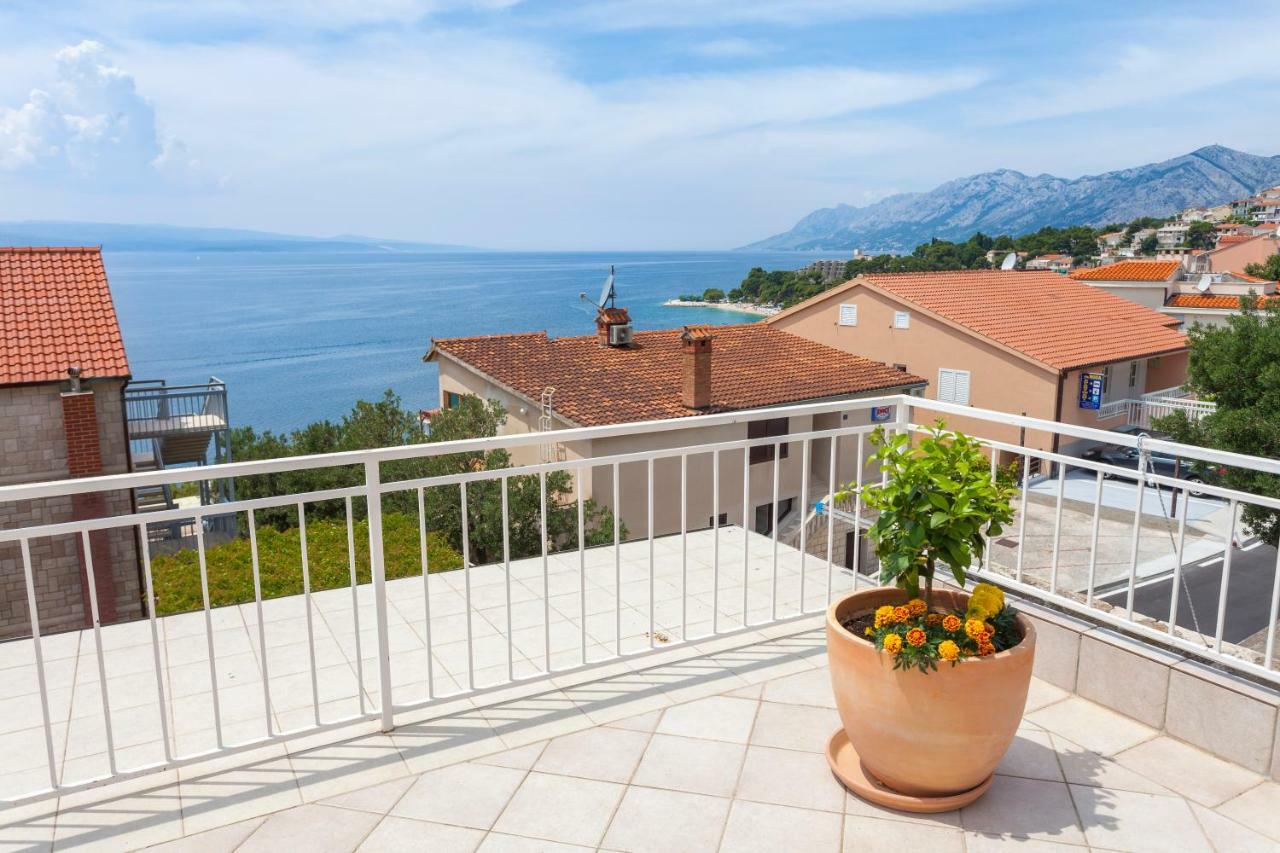 Guest House Ivan Ledic Brela Exterior photo